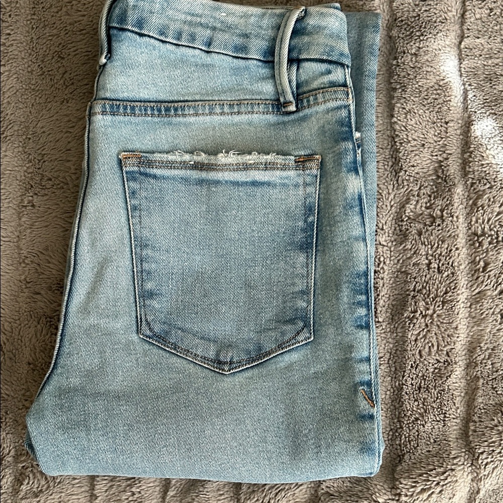 Good American Light Wash Straight Leg Jeans